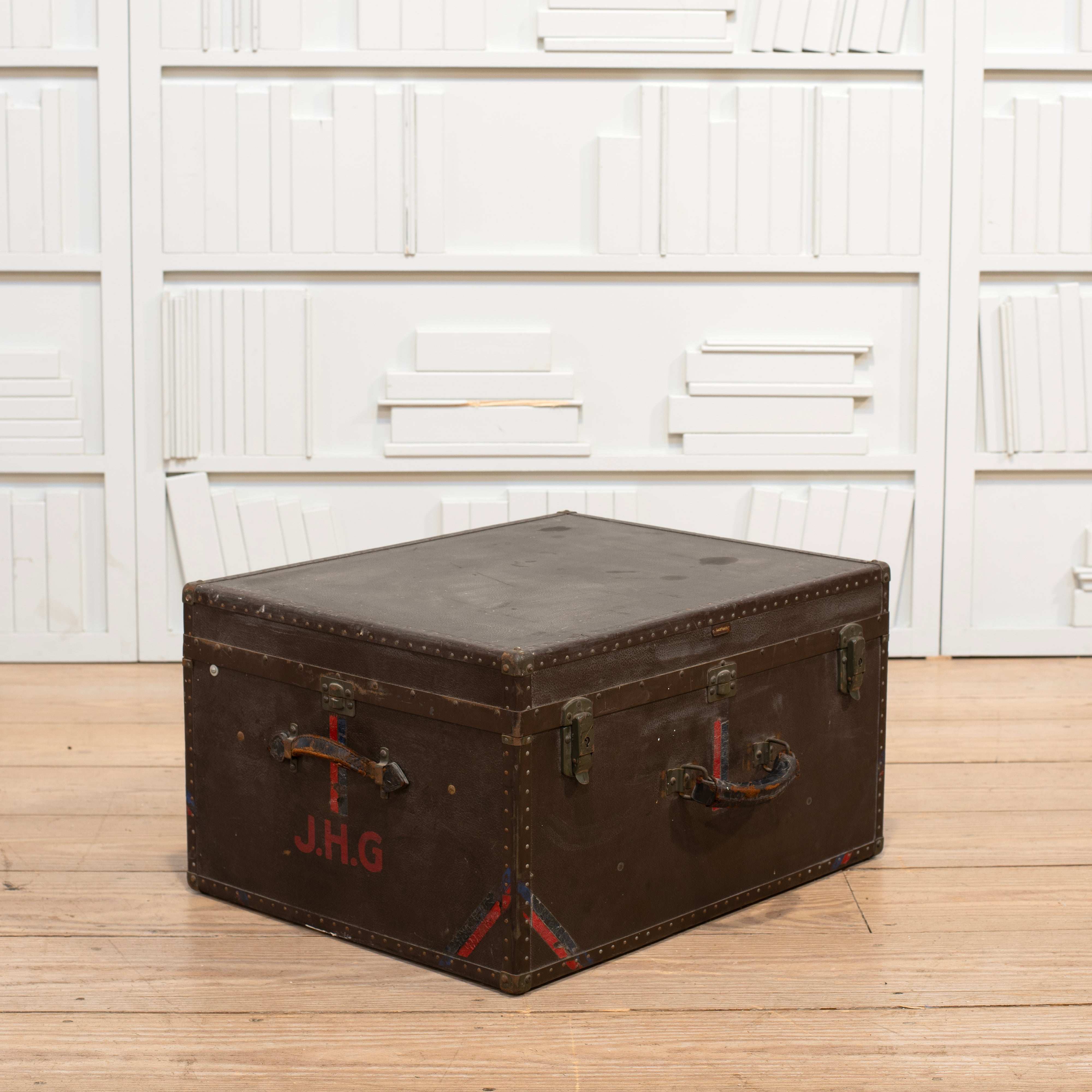 その他 40's Vintage trunk case Amazon.com: Z² BellaDecor Vintage Metal Storage Trunks - Set
