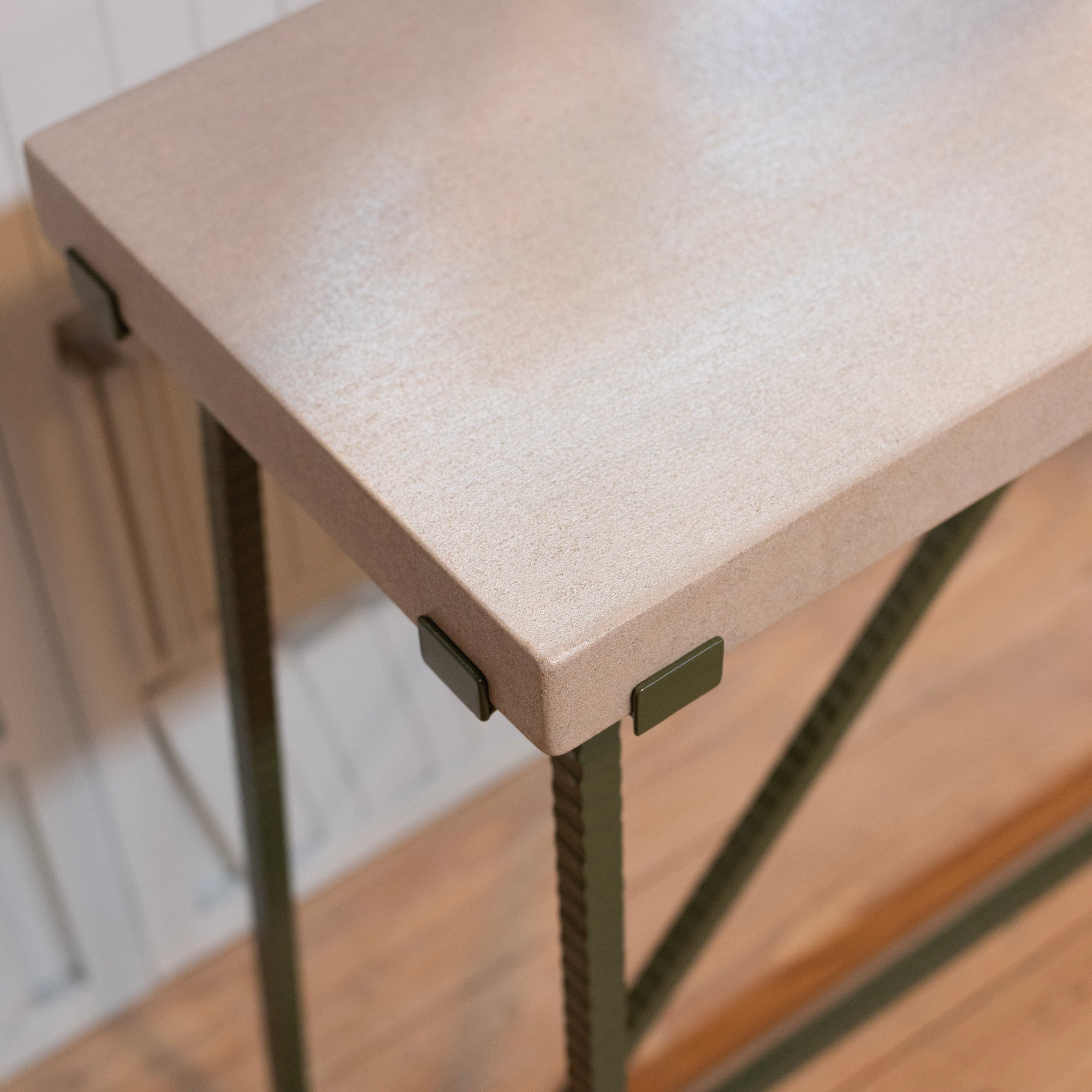 Runway Console – RT Facts